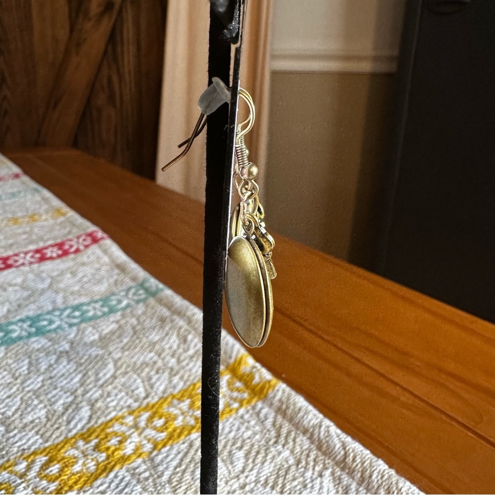 Handmade 'Locket Up' Dangle Locket Earrings - Picture 5 of 5